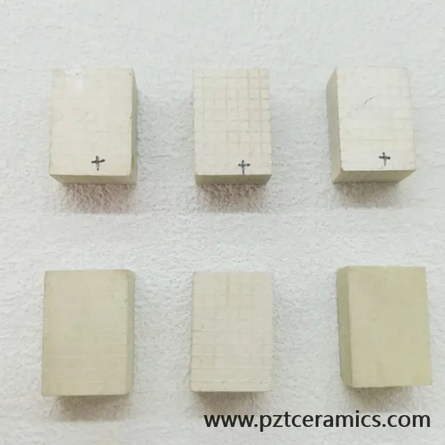 Materiale composito piezoelettrico di tipo 1-3 -1