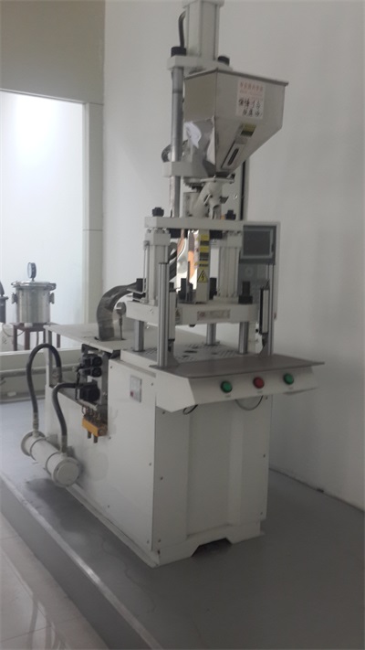 Attrezzatura elettrospinning 